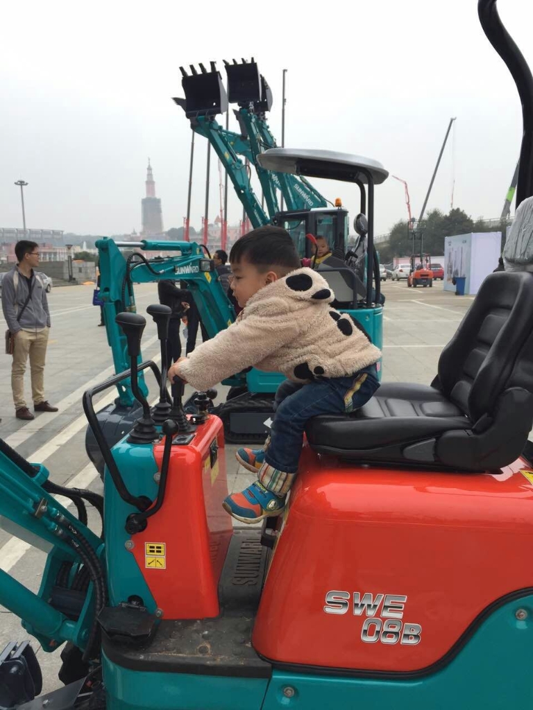 配博会上3044am永利集团智能“迷你”装备展精新本色