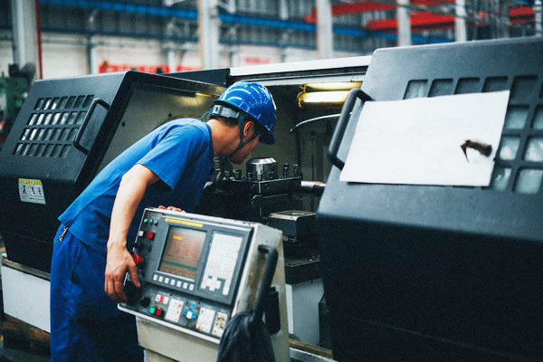 曾梦想当厨师，却成数控车工巨匠