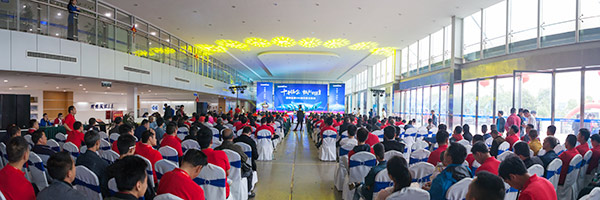 红四月，，3044am永利集团智能挖掘机促销会节节攀升