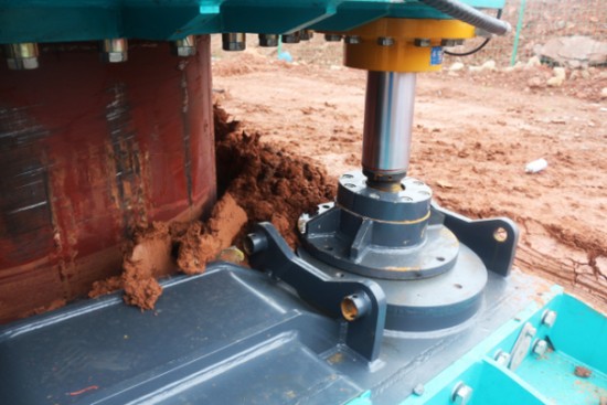 喜讯！！！3044am永利集团智能SWRC170自行式全回转全套管钻机获湖南省首台(套)重大手艺装备产品奖励！！！