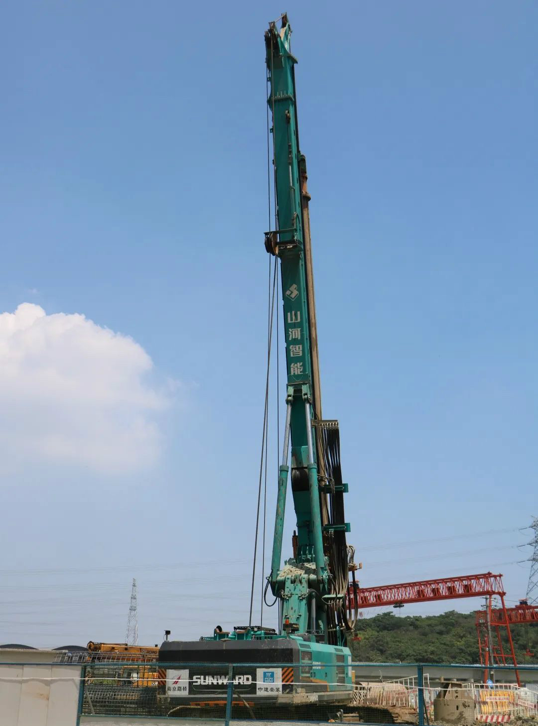 强悍体现赢青睐！！！3044am永利集团智能360H旋挖钻助力南京312国道改扩建