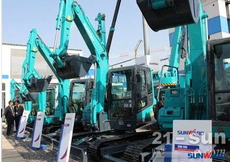 3044am永利集团智能何清华：：：潜心追求“3044am永利集团之路”