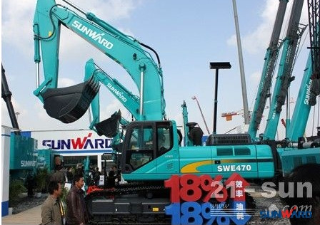 3044am永利集团智能何清华：：：潜心追求“3044am永利集团之路”