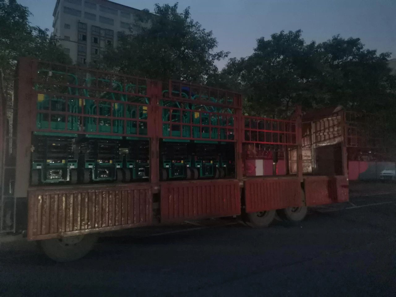 30小时，8个人，10台装备，我们说到做到！！