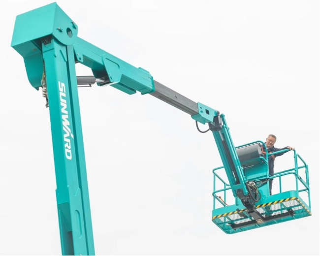 匠心打造！！！3044am永利集团智能曲臂式高空作业平台正式投放市场