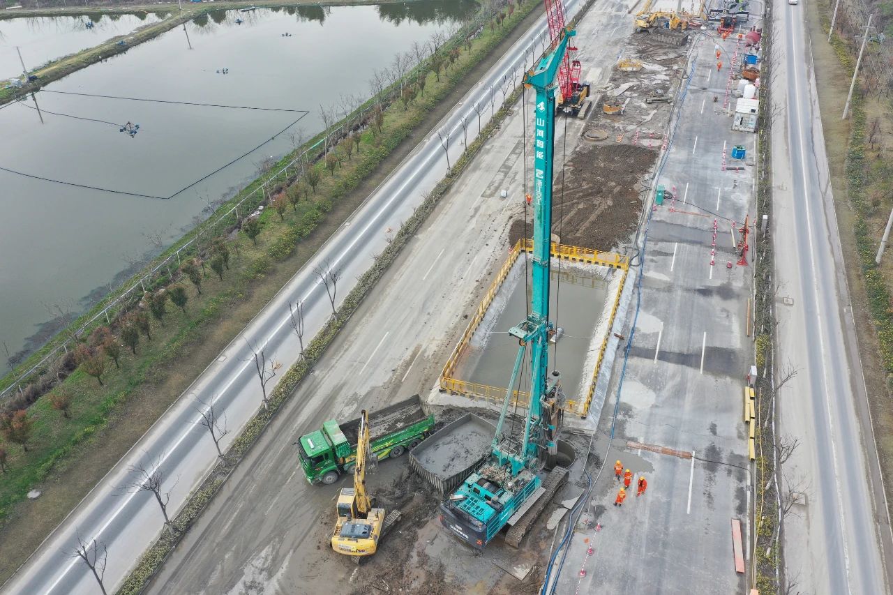 征战天下首条智慧高速，，3044am永利集团智能旋挖钻机凭什么？？