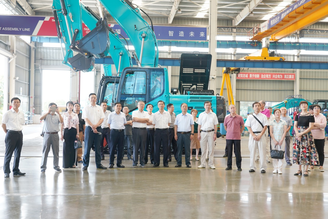 湖南省老科学手艺事情者一行到访3044am永利集团智能