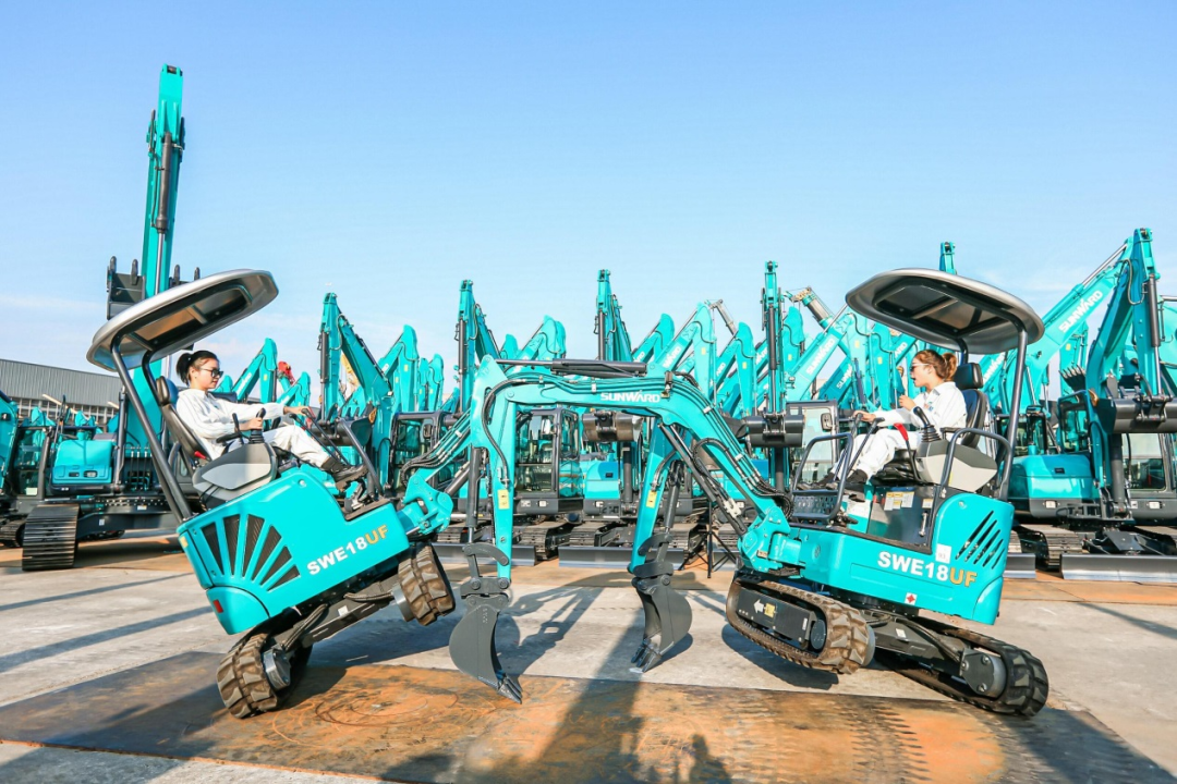 王炸！挖机加“废物”魅力征服全场