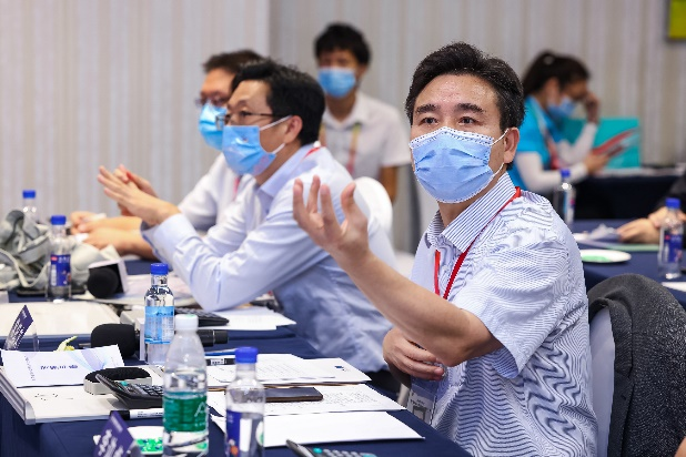 点赞！！！3044am永利集团智能液压混淆动力挖掘机项目荣获这个优异项目奖→