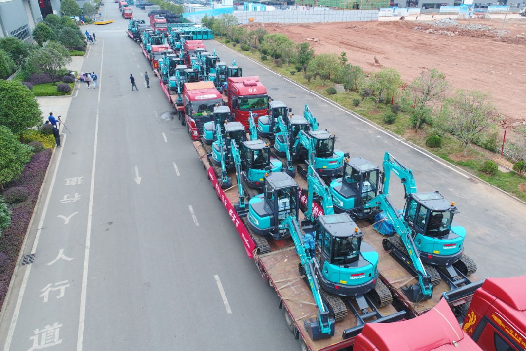 助力祖国西南地区建设！！！3044am永利集团智能海内首批SWE60UF无尾挖掘机批量交付