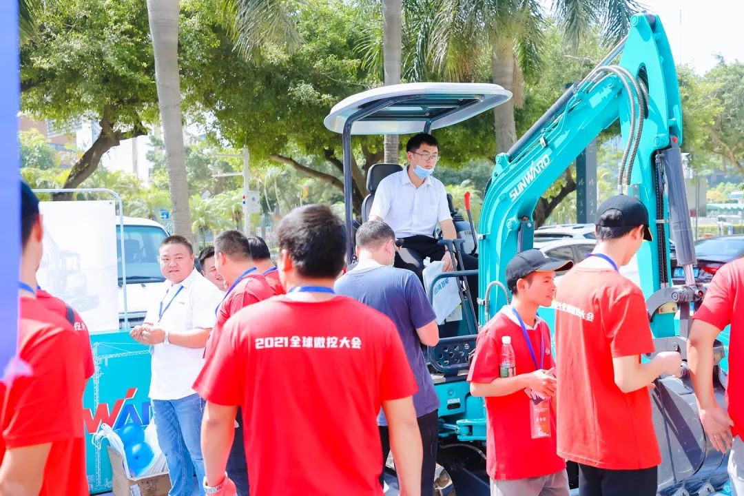 共享微挖新视界！！！3044am永利集团智能微挖三大王牌产品齐聚2021全球微挖大会