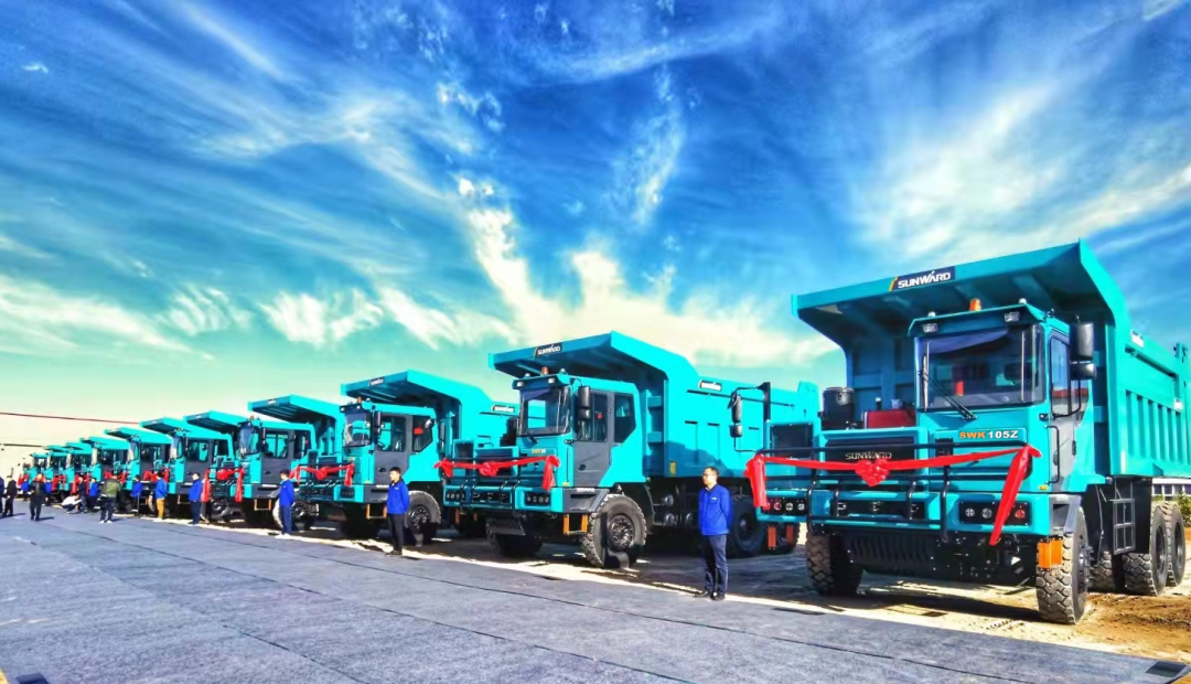 高设置、、、智能化……3044am永利集团智能高端定制AT版105吨级宽体矿卡乐成下线