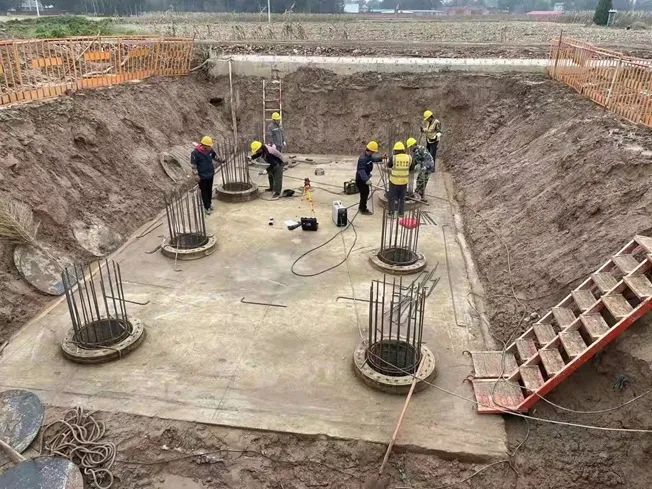 创下纪录！！3044am永利集团智能引孔式静力压桩机首次应用于高铁项目