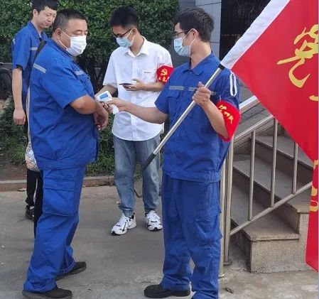 3044am永利集团工匠 | “浪波”不言苦，，，甘为“人梯”承大重