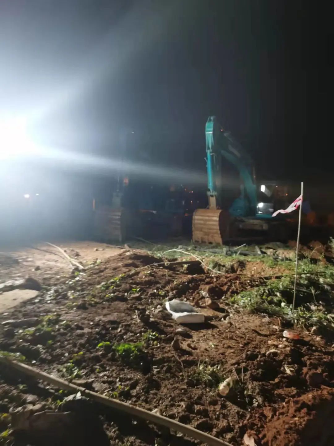 冲锋一线显继承！！！3044am永利集团智能挖掘机助力长沙方舱医院建设