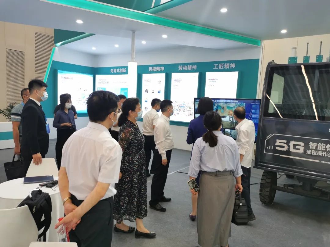 匠心3044am永利集团，，，制造报国！3044am永利集团智能装备亮相首届湖湘劳模工匠立异效果展