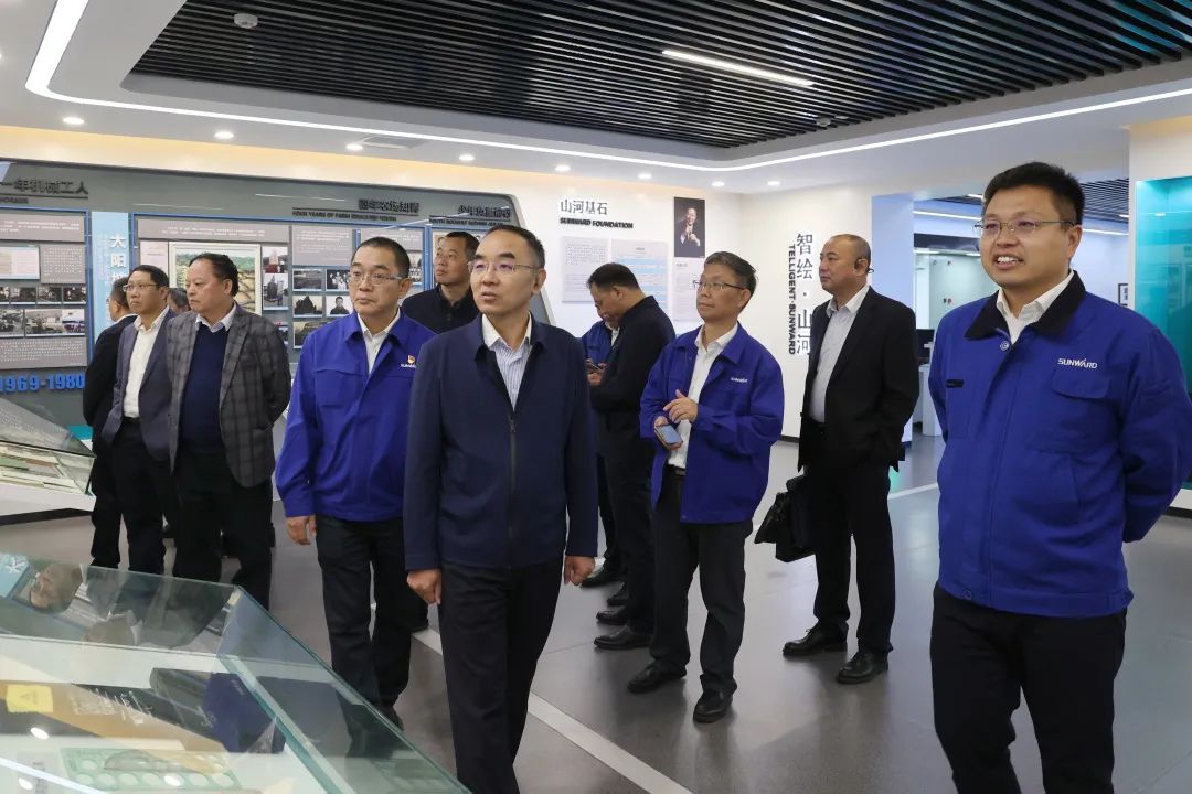 强强联合，，夯实湖南工程建设湘军！！3044am永利集团智能与湖南路桥签署战略相助协议