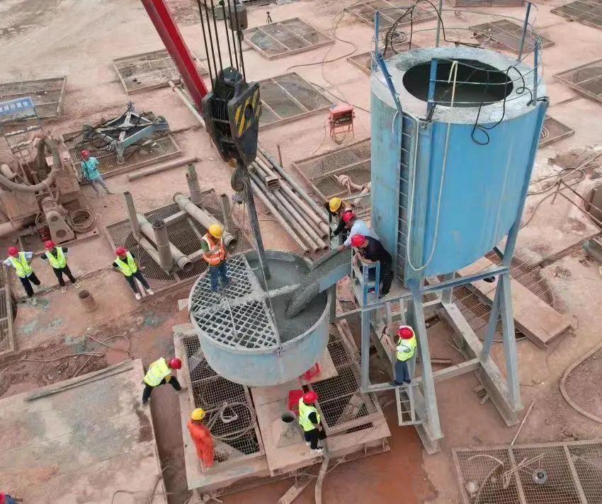 超等“桩”备实力亮剑！！！3044am永利集团智能携手武汉乐成建设攻克燕矶长江大桥重大地层施工难题