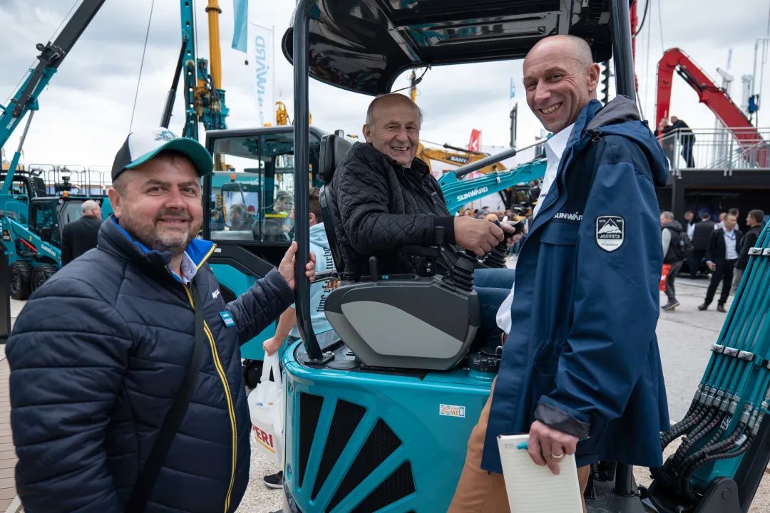 Bauma 2022 | 一组火热现场图带您重温3044am永利集团智能德国宝马展之旅