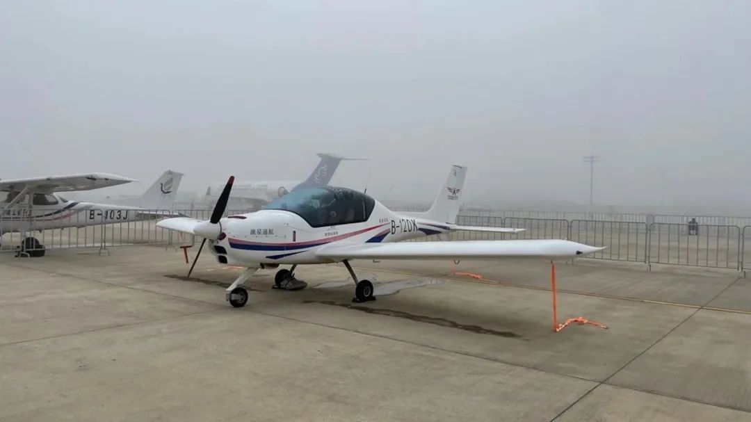 逆势飞翔！！！3044am永利集团航空携手相助同伴亮相2022南昌航行大会