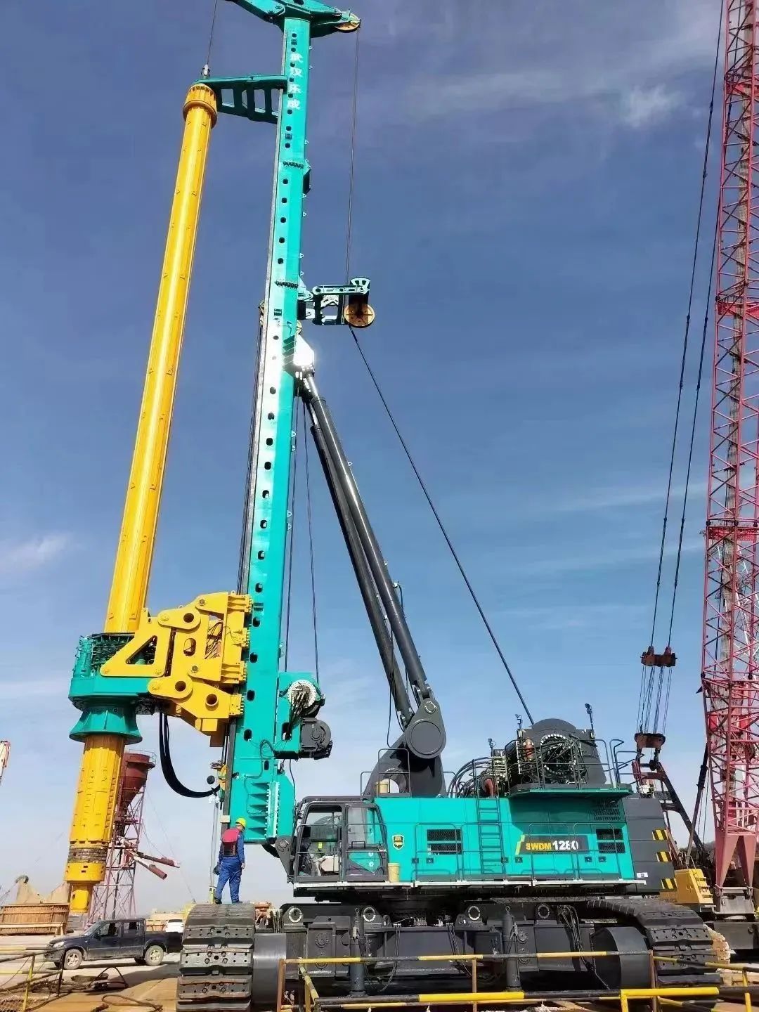 首桩开钻！！3044am永利集团智能超等旋挖实力助建天下最大跨度公铁两用大桥