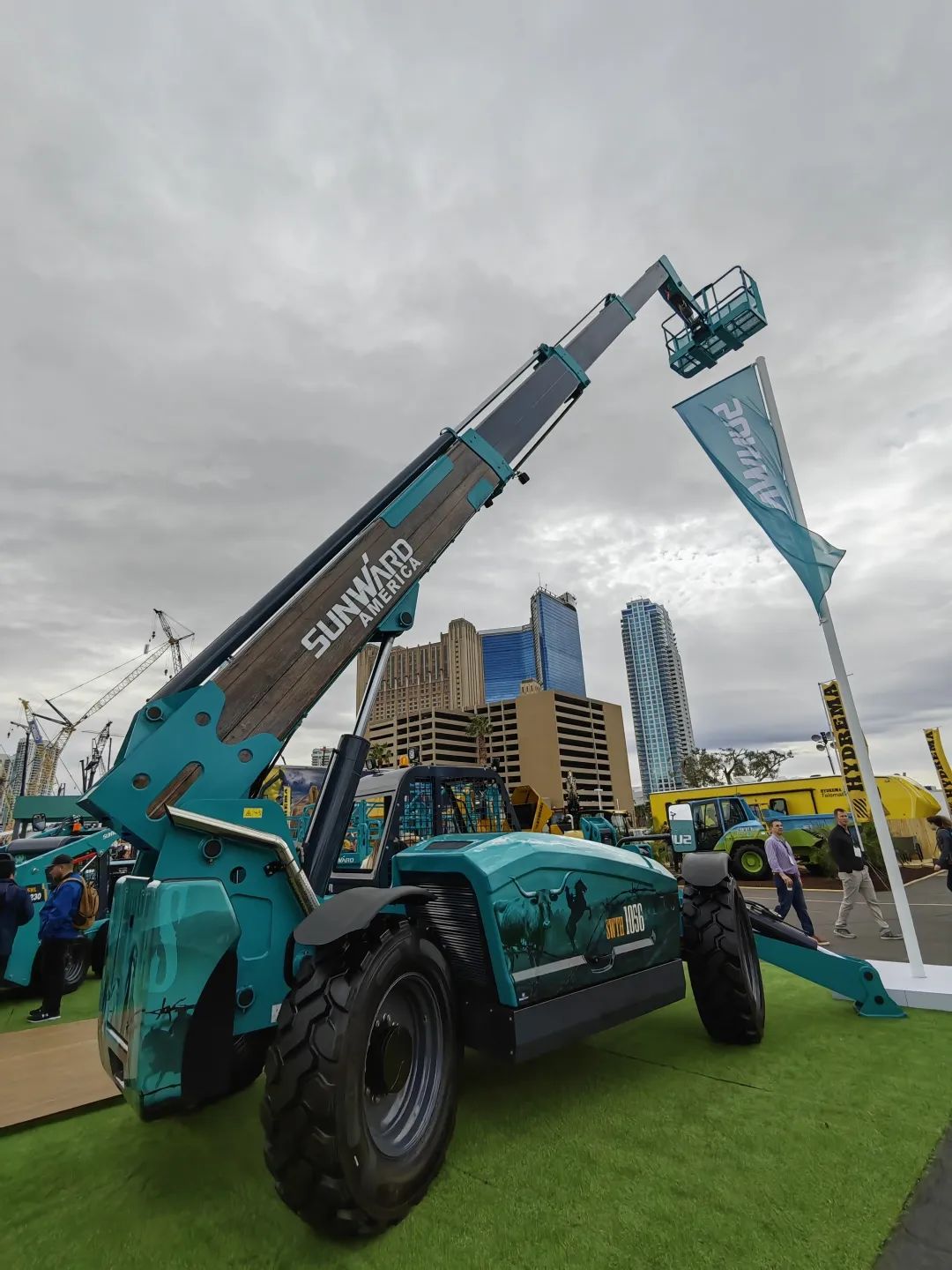 拉展直播 | 3044am永利集团智能高空精品亮相2023美国拉展，哪款是你的最爱？？