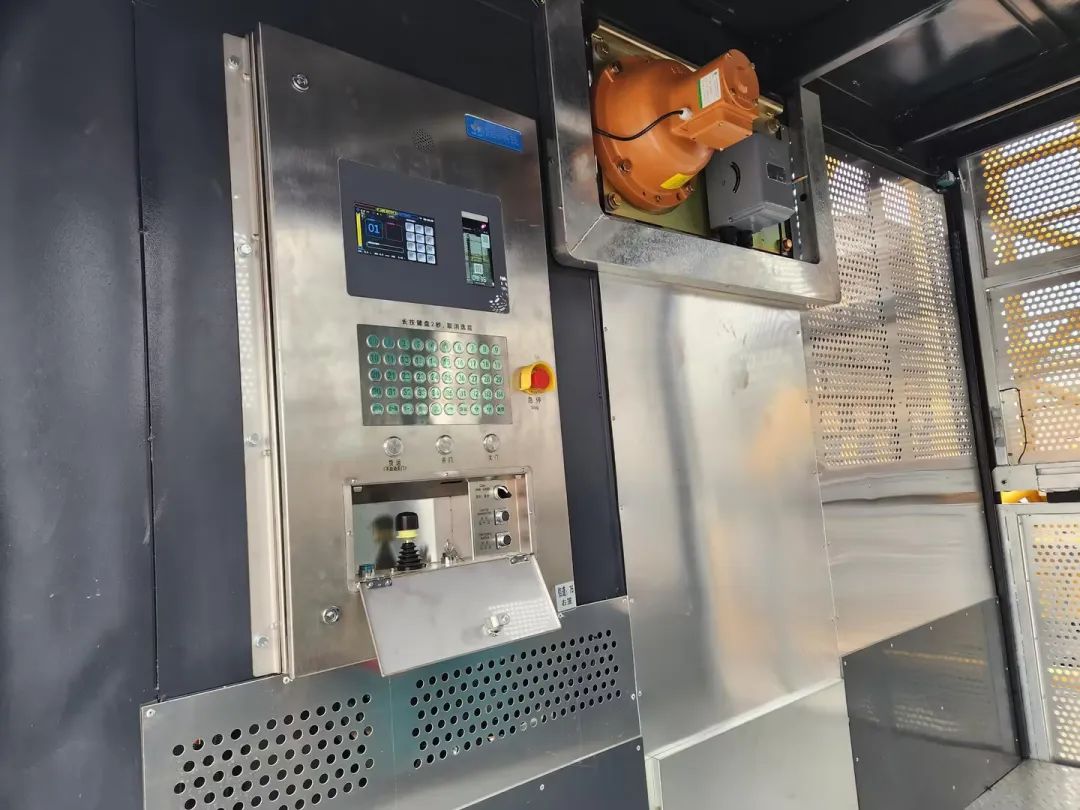 科技显能、再添新品！3044am永利集团江麓智能施工升降机乐成下线