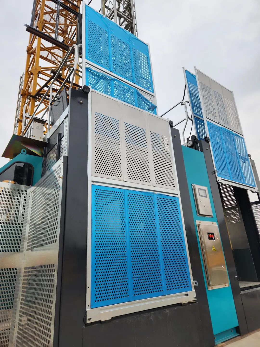 科技显能、再添新品！3044am永利集团江麓智能施工升降机乐成下线