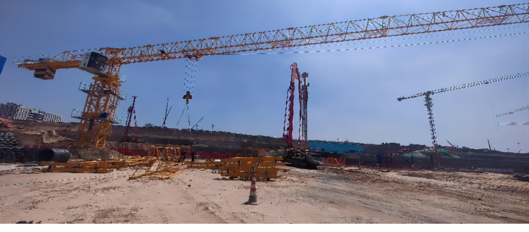 郁勃西北！！！3044am永利集团江麓修建起重机械助建西安都会经济圈