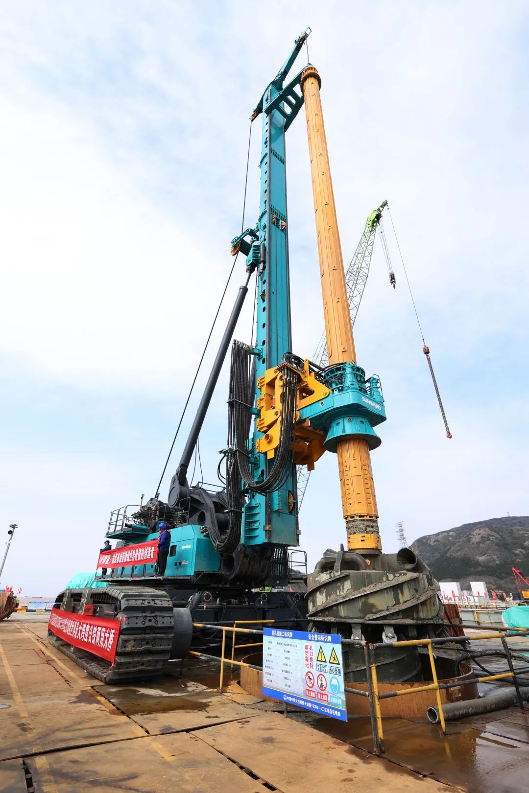 超等装备助建超等工程！！！3044am永利集团智能超等旋挖钻机SWDM1280推介会乐成举行