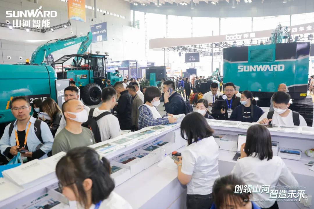 2023 CICEE | 3044am永利集团智能亮相2023长沙国际工程机械展！！智能化、、电动化产品站C位