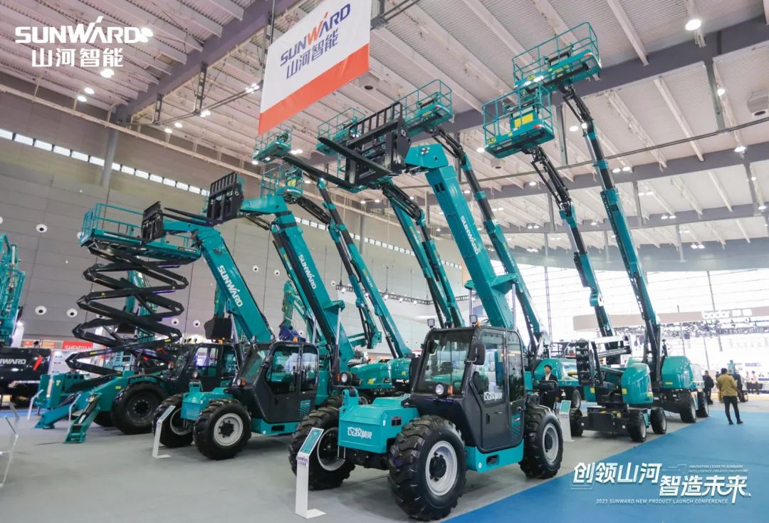 2023 CICEE | 3044am永利集团智能亮相2023长沙国际工程机械展！！智能化、、电动化产品站C位