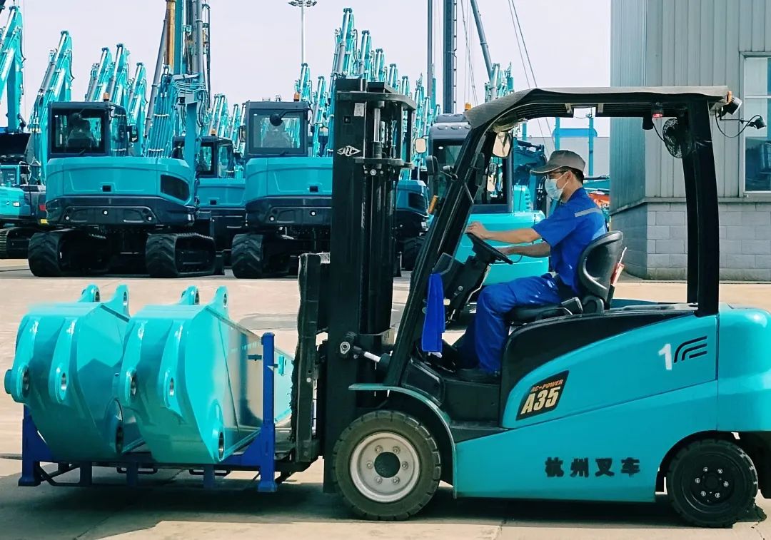 劳动庆幸，，，创立伟大！！纪录那些通俗且伟大的劳动瞬间