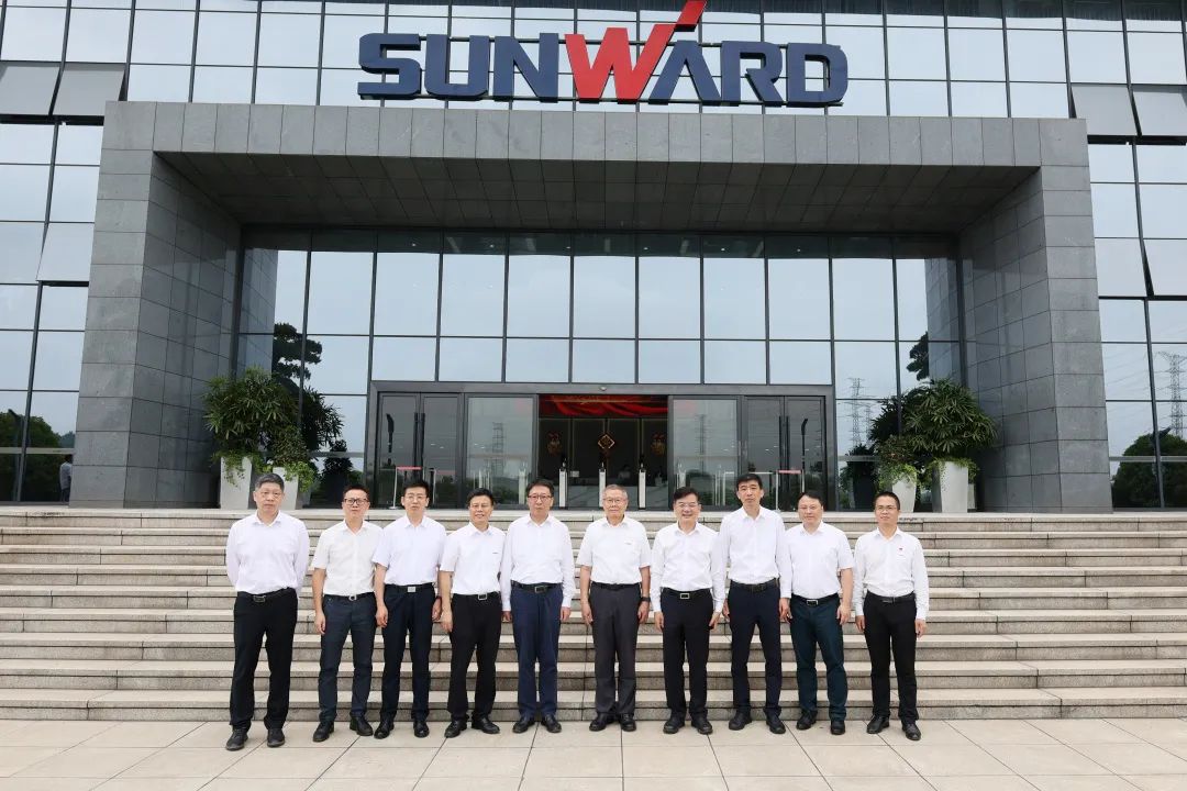 中国联通集团副总司理梁宝俊到访3044am永利集团智能