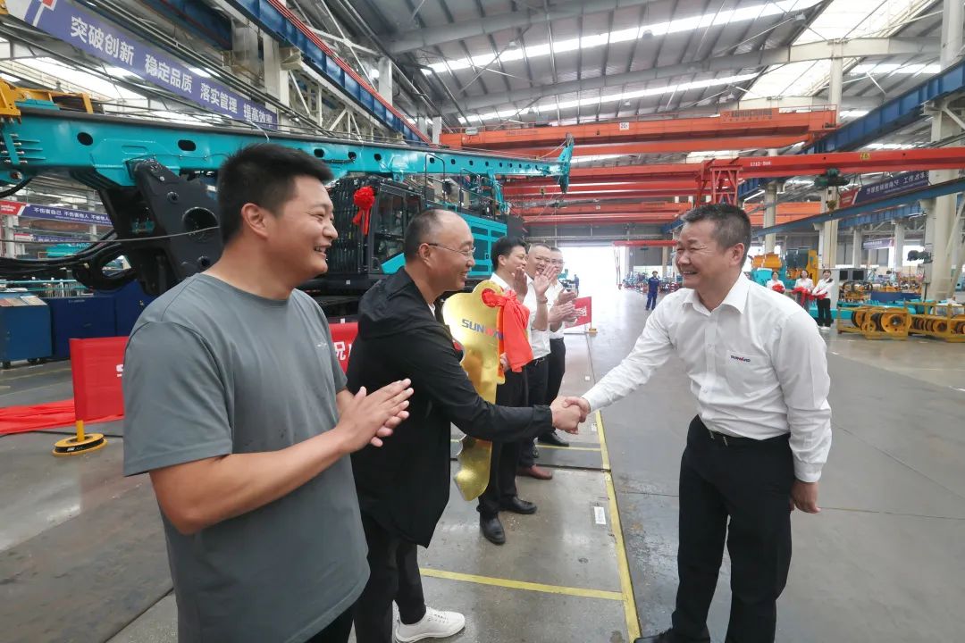 助力“双碳”、、绿动未来！！3044am永利集团智能增程式电动旋挖钻机、、液压混淆动力旋挖钻机齐交付