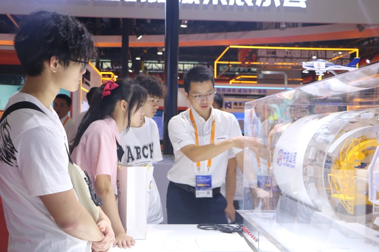 中铁3044am永利集团亮相首届广州大湾区国际轨道交通工业开展论坛暨展览会