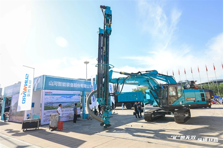 “矿”世无双，，，纵横丝路！！3044am永利集团智能亮相第十三届新疆国际矿业与装备博览会