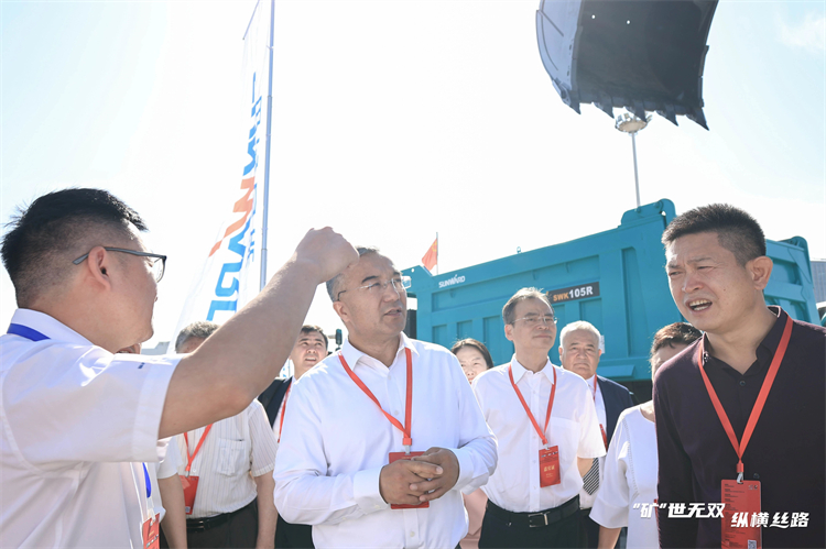 “矿”世无双，，，纵横丝路！！3044am永利集团智能亮相第十三届新疆国际矿业与装备博览会