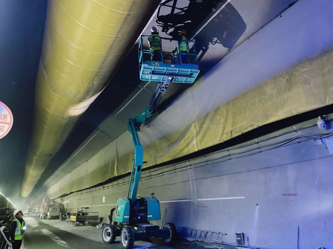 不惧高海拔挑战！3044am永利集团智能高空机械实力助建川藏铁路