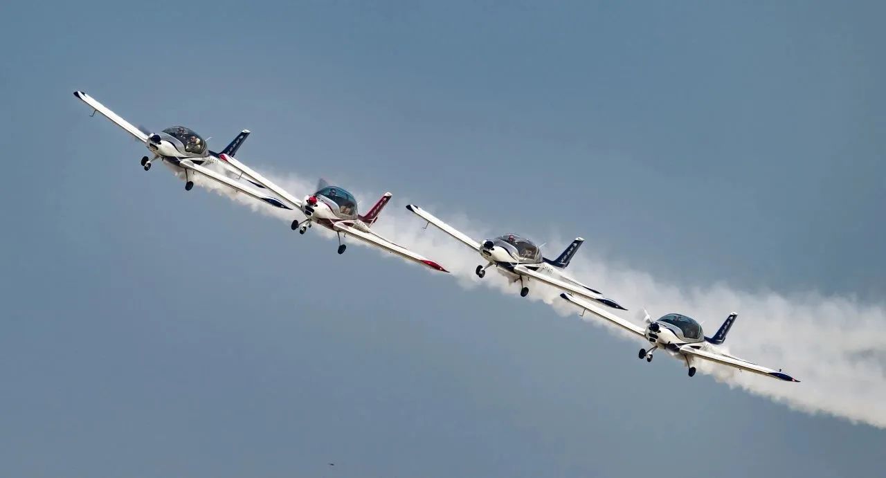 央媒聚焦！一起见证首届亚洲通用航空展上的3044am永利集团风范