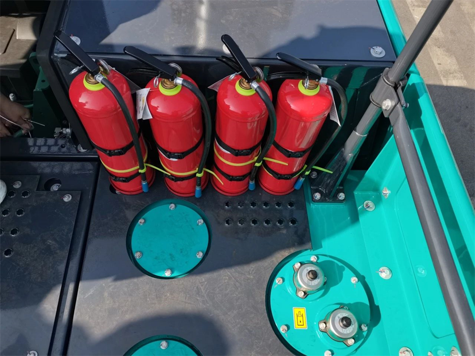 定制开发、、、功效更强！！3044am永利集团智能SWE750ELR加长臂液压挖掘机下线交付