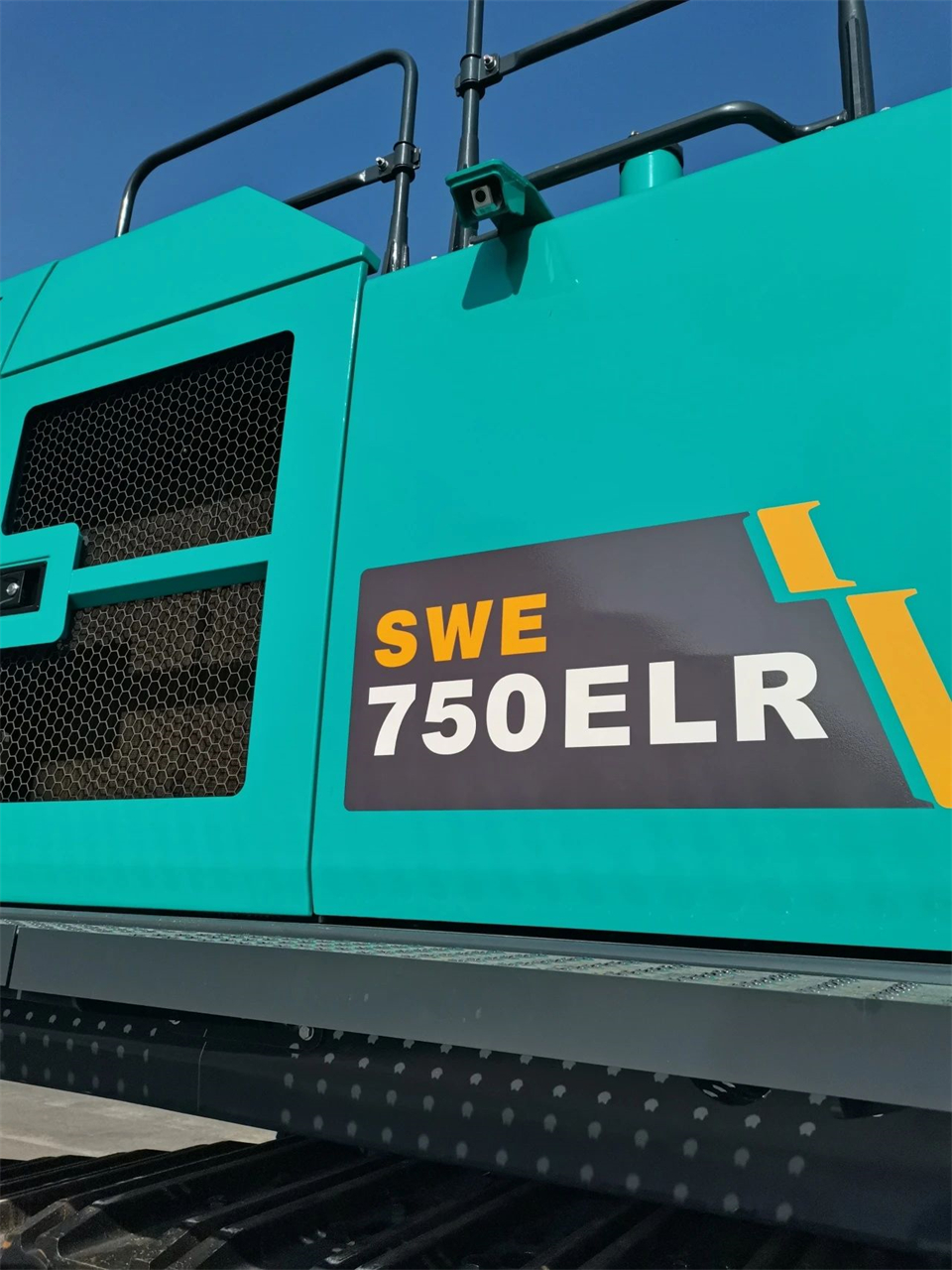 定制开发、、、功效更强！！3044am永利集团智能SWE750ELR加长臂液压挖掘机下线交付