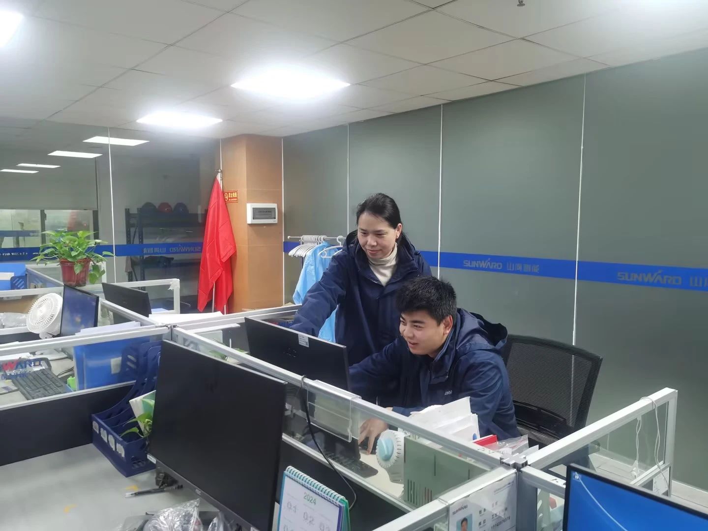 妇女节 | 默默无闻or闪闪发光！！她们值得被望见！！