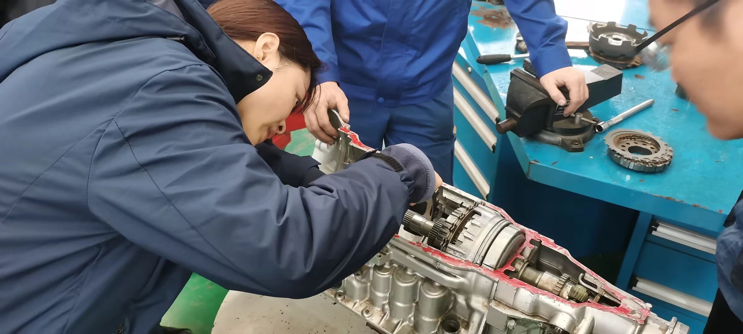 妇女节 | 默默无闻or闪闪发光！！她们值得被望见！！