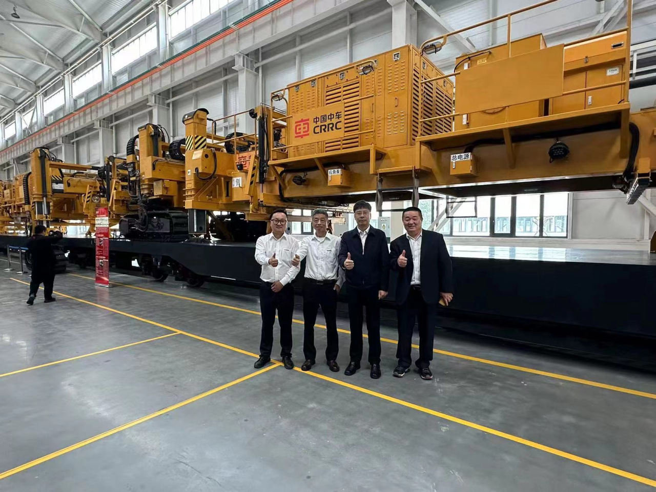 CPH-30J道岔铺换机组全球宣布！！！3044am永利集团智能与宝鸡中车时代共绘铁路装备新篇章！！！