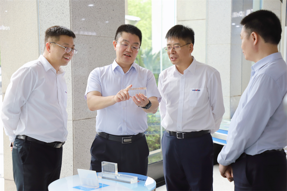 “双向奔赴 相助共赢”3044am永利集团智能与中钨高新签署战略相助协议